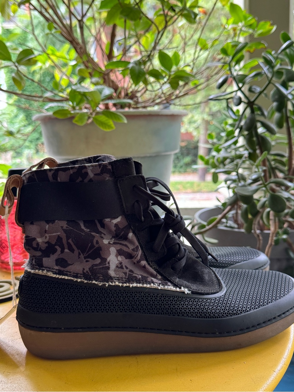 Clarks Women's Black and Brown Lace-Up Sneaker Boots STAR WARS RARE